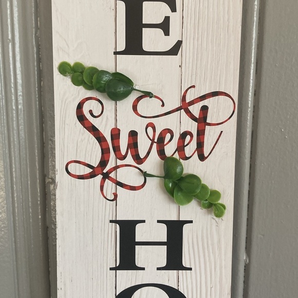 NWT Vertical HOME SWEET HOME Wooden Decoration Sign w/ Eucalyptus Accents - Picture 4 of 10